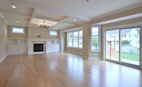 698 Berkley Ave, Elmhurst IL  60126-4244 exterior