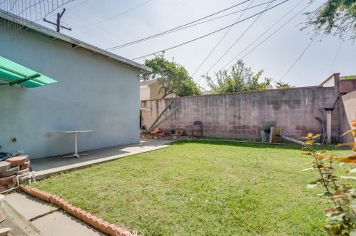 801 Courtney Ave, Fullerton CA 92833-4419 exterior