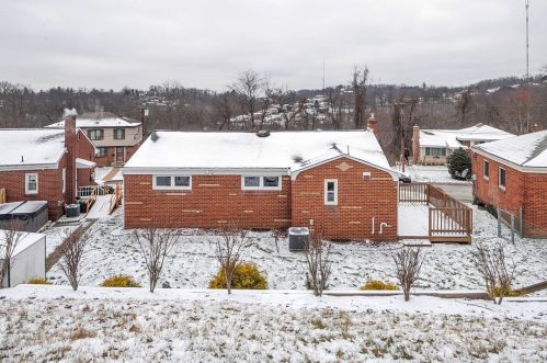 105 Biscayne Ter, Pittsburgh, PA 15212-1111