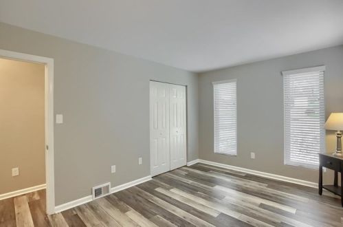 1093 Lakemont Dr, Pittsburgh PA  15243-1817 exterior