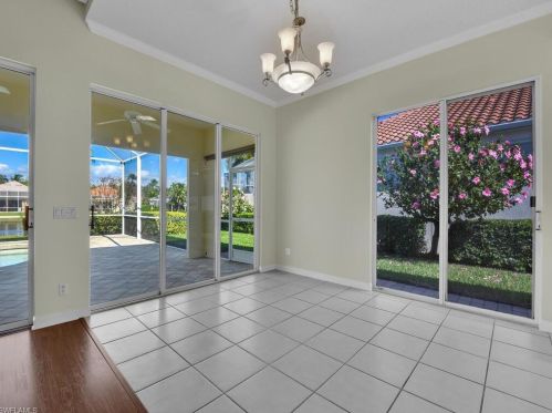 5211 Hawkesbury Way, Naples FL 34119-9582 exterior