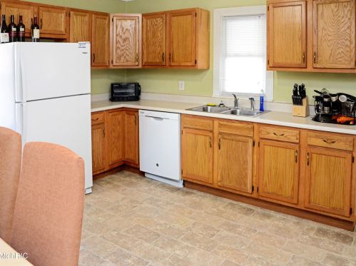 940 Mcreynolds Ave, Grand Rapids MI 49504-4439 exterior