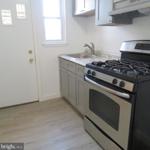 202 Marks Ave, Darby PA 19023-1712 exterior