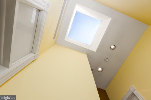 203 3 St, Washington DC 20003-1903 exterior