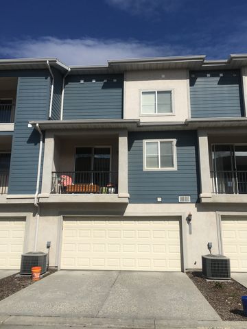 27 Resaca Dr, Sandy, UT 84070-2037