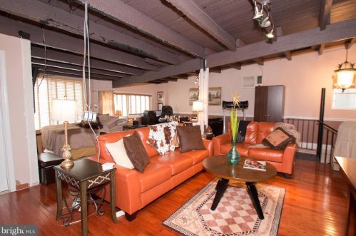 1302 Alder St, Philadelphia PA 19148-4908 exterior