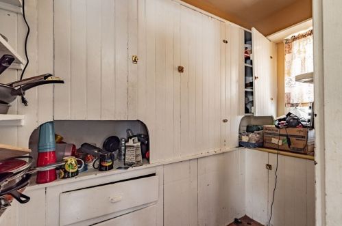 19 Parkwood St, Springfield MA 01108-2609 exterior