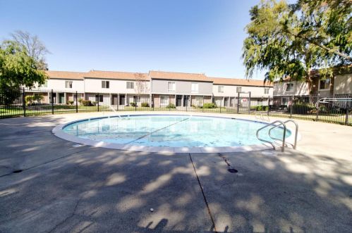 3360 Northwood Dr, Concord CA 94520-7716 exterior