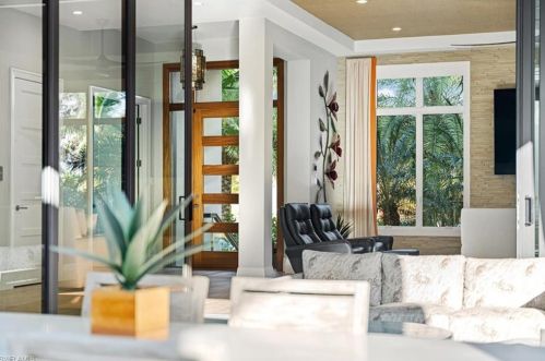 1230 Gulf Shore Blvd, Naples FL exterior