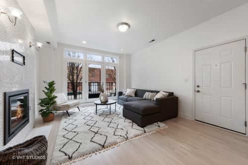 4143 Wabash Ave, Chicago, IL 60653-2186