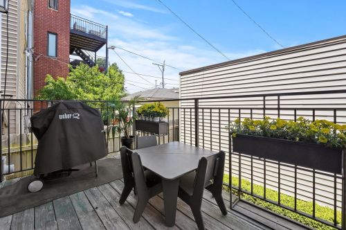 2026 Superior St, Chicago IL 60612-1313 exterior