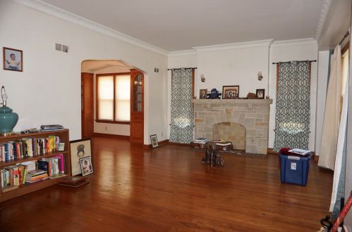 2772 70th St, Milwaukee, WI 53210-1221