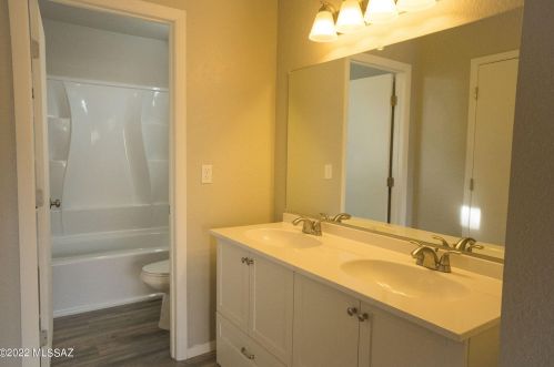 3086 Placita De Ln Roseta, Tucson AZ 85746-8368 exterior