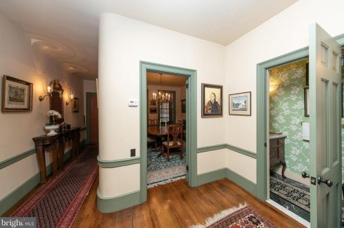 302 2nd St, Philadelphia PA 19148-1945 exterior