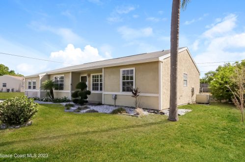 3182 East Blackwell Dr, Fort Pierce FL  34952-7017 exterior