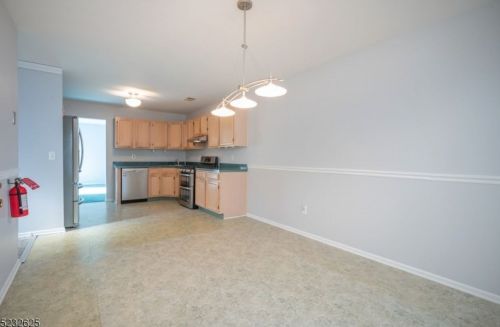 2005 Scarlett Dr, Hackettstown NJ 07840-4523 exterior