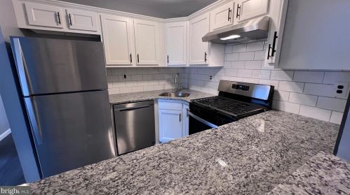 21 Cypress Ct, Trenton NJ  08648-4812 exterior