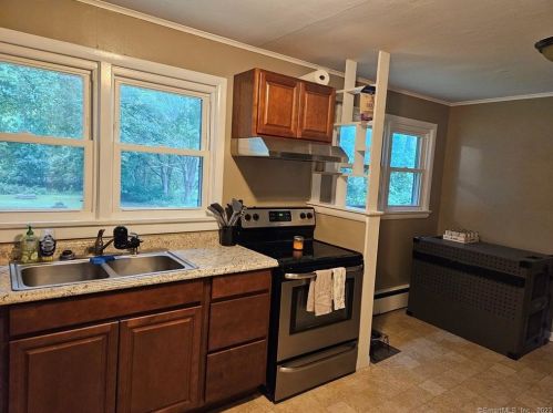 267 Mechanic St, Killingly CT 06239-1955 exterior