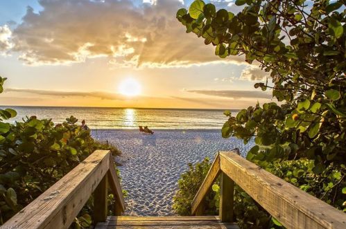 1162 8th Ter, Naples FL exterior