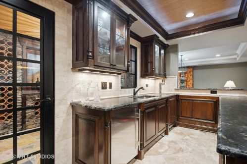 832 Colfax Ave, Elmhurst IL 60126-4535 exterior