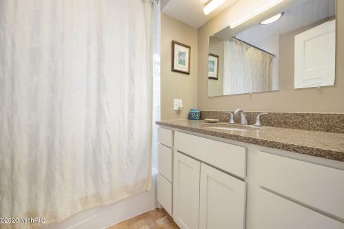 2243 Paris Ave, Grand Rapids MI 49505-4152 exterior