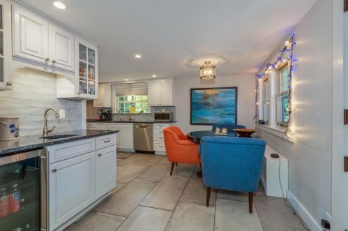 28 Westbourne Rd, Concord NH 03301-2916 exterior