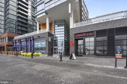 525 Water St, Washington DC  20024 exterior