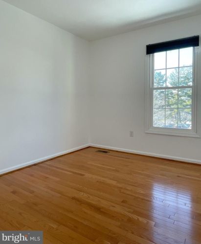 13 Forest Landing Ct, Rockville MD 20850-3925 exterior