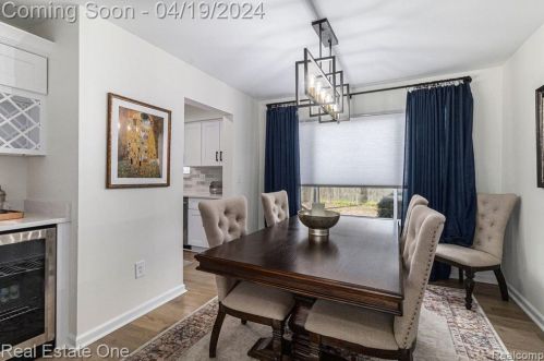 823 Randall Dr, Troy MI  48085-4849 exterior