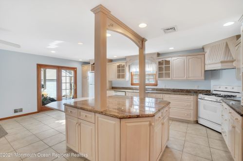 907 Ellison Ave, Point Pleasant Beach NJ 08742-2934 exterior