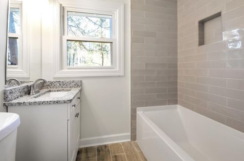 1749 Laurelwood Dr, Atlanta GA  30311-3838 exterior