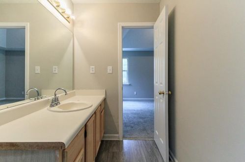 645 Lk Dr, Lithonia GA 30039-6634 exterior