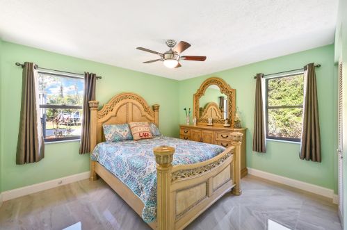 5409 Palmetto Dr, Fort Pierce FL  34982-7481 exterior