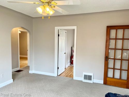 6720 Lafayette St, Dearborn Heights MI  48127-2157 exterior