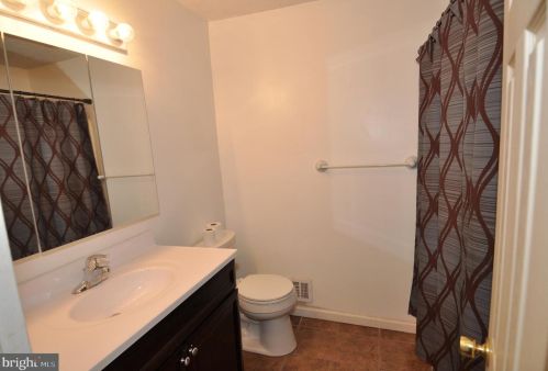 1169 Lower Fry Rd, Trenton NJ 08618-1828 exterior