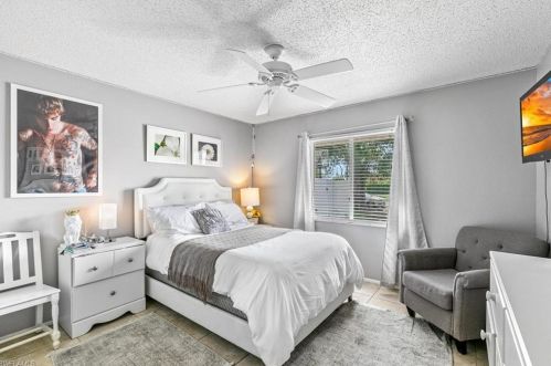 4742 Alhambra Cir, Naples FL 34103-3291 exterior