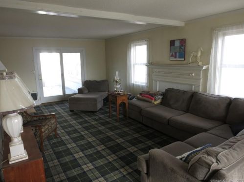 773 Bloomfield Ave, Windsor CT 06095-2812 exterior