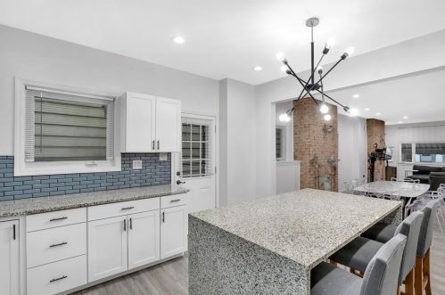 1850 Middle St, Pittsburgh PA 15227-3846 exterior