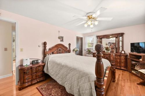 130 Mtn Rd, Seymour CT 06483-2039 exterior