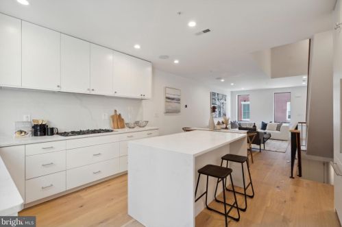 743 Cleveland St, Philadelphia PA  19146-1811 exterior