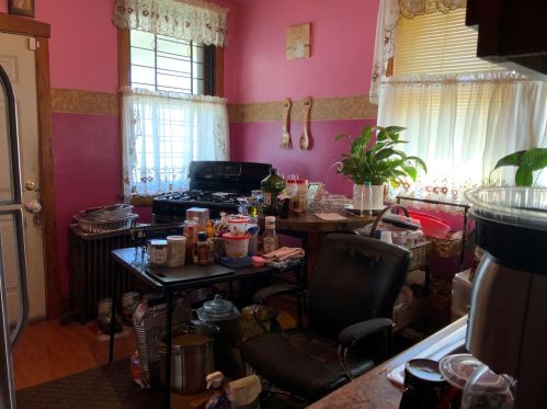 1305 Mayfield Ave, Chicago IL 60638-4405 exterior