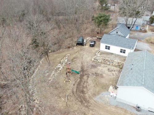 334 Maple Ave, Uncasville CT 06382-2018 exterior