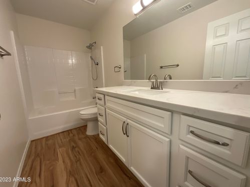 8401 Avalon Dr, Phoenix AZ  85037-3340 exterior