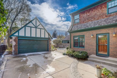 725 Lk Vw Ave, Milwaukee WI 53217-4857 exterior