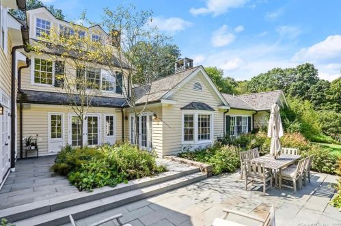 20 Partridge Holw Rd, Greenwich CT 06831-2663 exterior