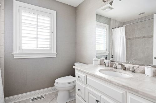 482 Prospect Ave, Elmhurst IL 60126-4325 exterior