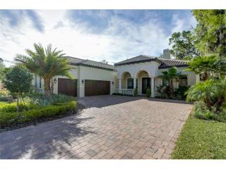 1810 Bella Lago Ln, Tampa FL  33618-1515 exterior