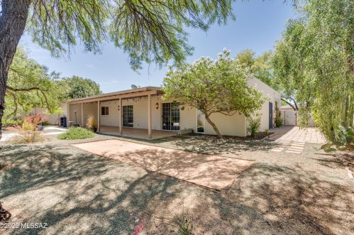 7431 Ln Cienega Dr, Tucson AZ 85712-1423 exterior