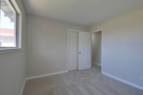 2021 Rochelle Ave, Turlock CA  95382-1666 exterior