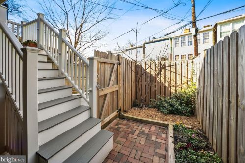 2334 Huidekoper Pl, Washington DC 20007-1827 exterior